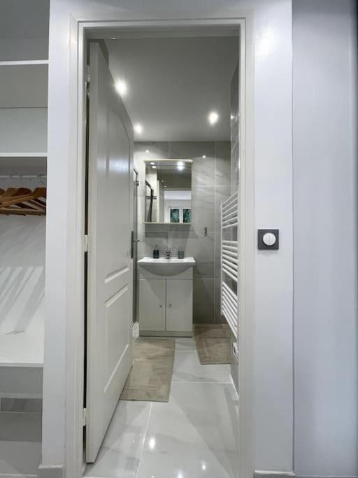 Appartement Cosy Et Moderne Proche De Disneyland Bussy-Saint-Georges Dış mekan fotoğraf